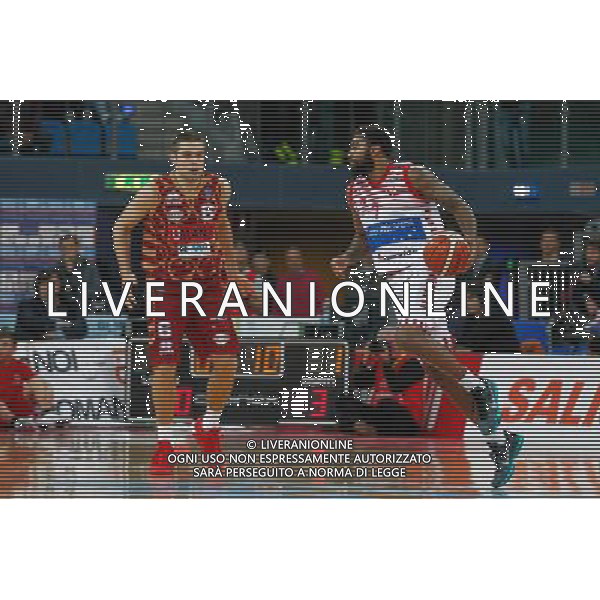 Lega Basket serie A, 11¡ giornata, Consultinvest Pesaro vs Umana Reyer Venezia, 13/12/2015, nella foto: LACEY TREVOR E BRAMOS MICHAEL, ©CLAUDIO ZAMAGNI/AGENZIA ALDO LIVERANI S.A.S.