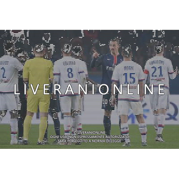 altercation Zlatan IBRAHIMOVIC / Mapou YANGA MBIWA - 13.12.2015 - PSG / Lyon - 18eme journee Ligue 1 Photo : Nolwenn Le Gouic / Icon Sport AG ALDO LIVERANI SAS ONLY ITALY