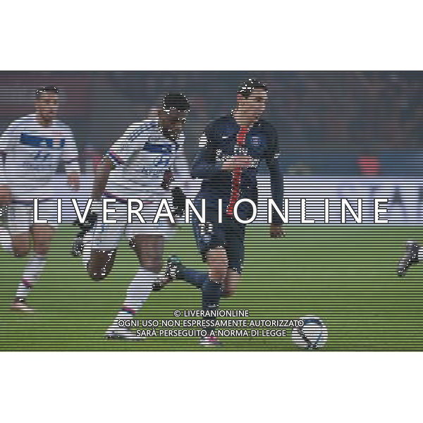 Angel DI MARIA / Henri BEDIMO - 13.12.2015 - PSG / Lyon - 18eme journee Ligue 1 Photo : Nolwenn Le Gouic / Icon Sport AG ALDO LIVERANI SAS ONLY ITALY