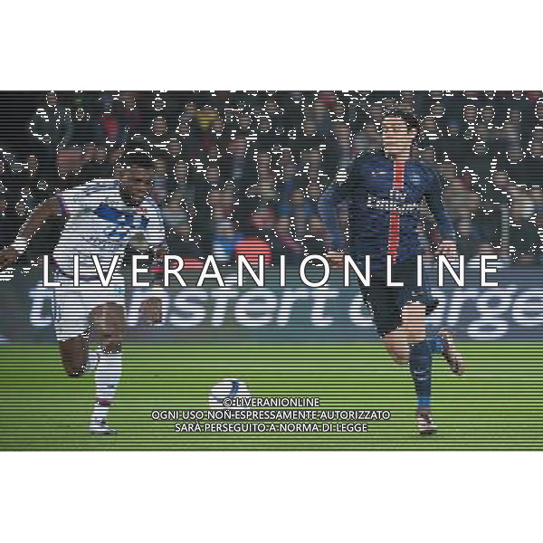 Henri BEDIMO / Edinson CAVANI - 13.12.2015 - PSG / Lyon - 18eme journee Ligue 1 Photo : Nolwenn Le Gouic / Icon Sport AG ALDO LIVERANI SAS ONLY ITALY