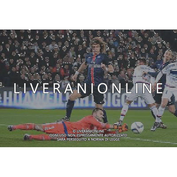 David LUIZ / Anthony LOPES - 13.12.2015 - PSG / Lyon - 18eme journee Ligue 1 Photo : Nolwenn Le Gouic / Icon Sport
