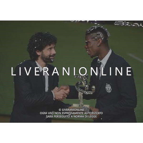 Gran Gala\' del Calcio AIC 2015 Milano - 14.12.2015 Nella Foto: damiano tommasi con paul pogba /Ph.Vitez-Ag. Aldo Liverani