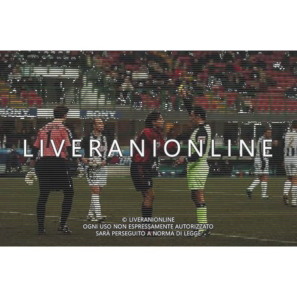 MILANO,26-01-05 DFP/ FOTO GIORGIO RAVEZZANI COPPA ITALIA MILAN-UDINESE: ARB. GABRIELE AMMONISCE FILIPPO INZAGHI AG ALDO LIVERANI SAS