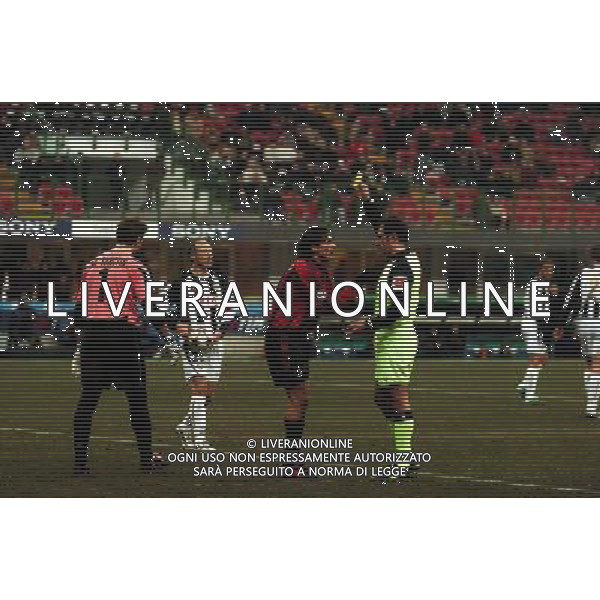 MILANO,26-01-05 DFP/ FOTO GIORGIO RAVEZZANI COPPA ITALIA MILAN-UDINESE: ARB. GABRIELE AMMONISCE FILIPPO INZAGHI AG ALDO LIVERANI SAS