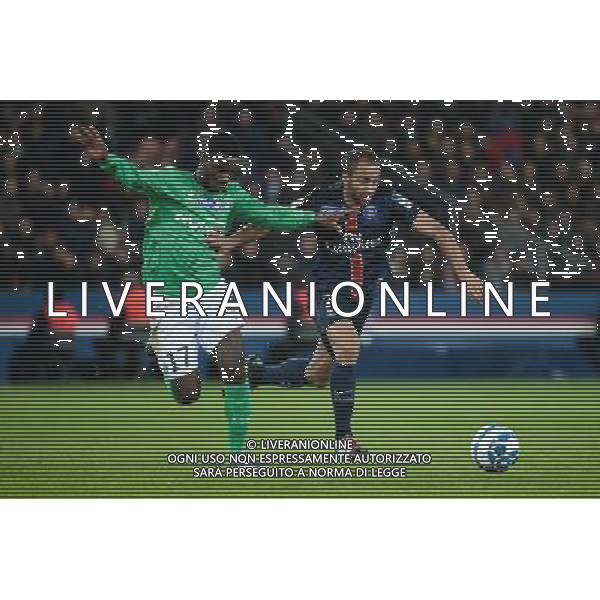 Lucas MOURA / Jonathan BAMBA - 16.12.2015 - PSG / Saint Etienne - Coupe de la Ligue - 1/8 de finale Photo : Nolwenn Le Gouic / Icon Sport/ AGENZIA ALDO LIVERANI SAS - ITALY ONLY EDITORIAL USE ONLY