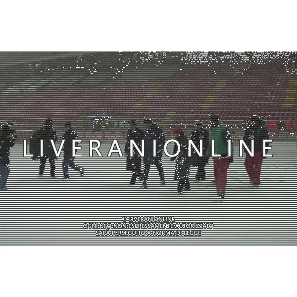 MILANO,13-12-01 DFP/GIORGIO RAVEZZANI MILAN-LAZIO COPPA ITALIA RINVIATA PER NEVE: SOPRALLUOGO ARBITRO MESSINA AG ALDO LIVERANI SAS