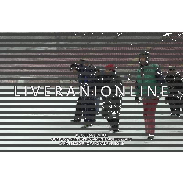 MILANO,13-12-01 DFP/GIORGIO RAVEZZANI MILAN-LAZIO COPPA ITALIA RINVIATA PER NEVE: SOPRALLUOGO ARBITRO MESSINA AG ALDO LIVERANI SAS