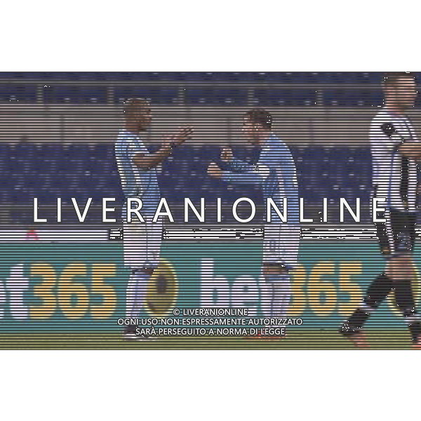 TIM CUP 2015-2016 Ottavi di Finale Roma - 17.12.2015 SS Lazio vs Udinese - nella foto: esultanza di biglia e konko a fine gara / Ph.Corradetti - AG. Aldo Liverani/ AGENZIA ALDO LIVERANI SAS -