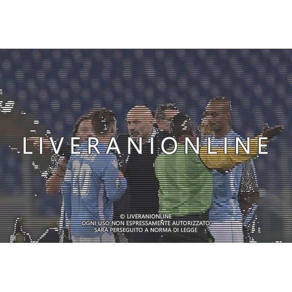 TIM CUP 2015-2016 Ottavi di Finale Roma - 17.12.2015 SS Lazio vs Udinese - nella foto: stefano colantuono protesta con biglia a fine gara / Ph.Corradetti - AG. Aldo Liverani/ AGENZIA ALDO LIVERANI SAS -