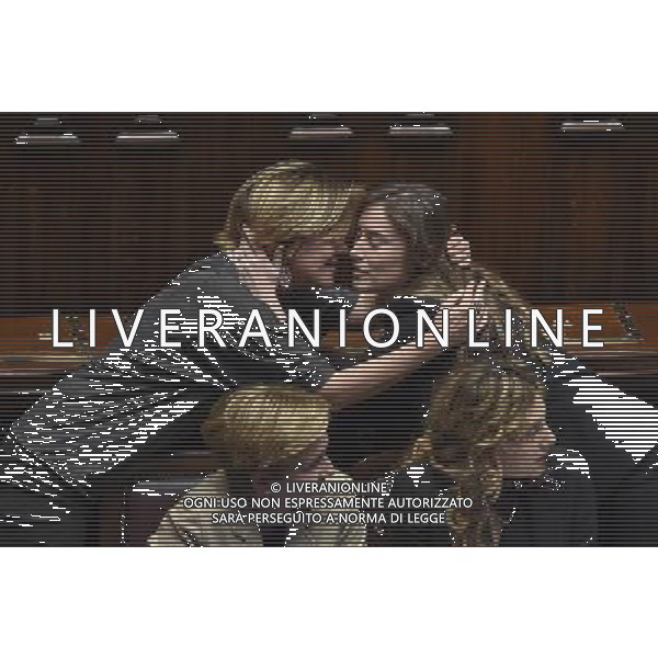 Camera dei Deputati - Mozione di sfiducia nei confronti della Ministra per le riforme costituzionali e i rapporti con il Parlamento Maria Elena Boschi Roma - 18.12.2015 - nella foto: Beatrice Lorenzin saluta Maria Elena Boschi dopo il suo intervento / Ph. Corradetti - AG. Aldo Liverani/ AGENZIA ALDO LIVERANI SAS -
