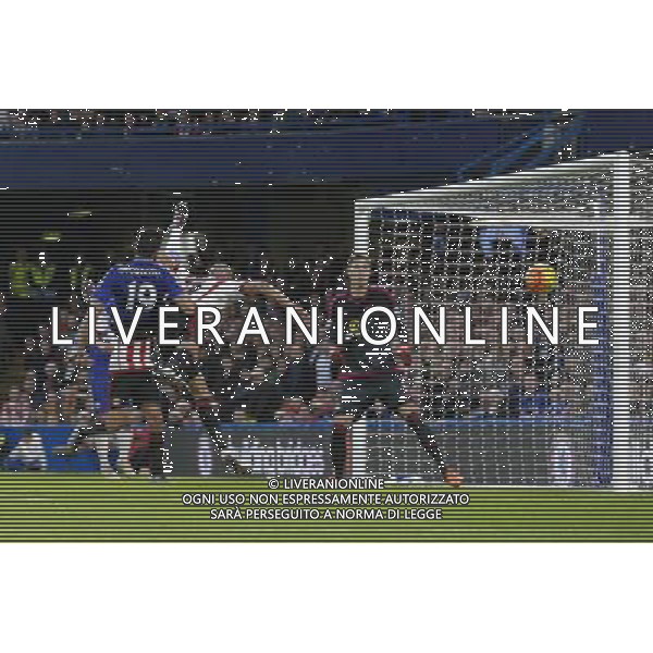 Chelsea\'s Diego Costa gets a header on goal under pressure from Sunderland\'s Younes Kaboul, but it just goes wide Photographer Craig Mercer/CameraSport Football - Barclays Premiership - Chelsea v Sunderland - Saturday 19th December 2015 - Stamford Bridge - London Â© CameraSport - 43 Linden Ave. Countesthorpe. Leicester. England. LE8 5PG - Tel: +44 (0) 116 277 4147 - admin@camerasport.com - www.camerasport.com / AGENZIA ALDO LIVERANI SAS - ITALY ONLY EDITORIAL USE ONLY