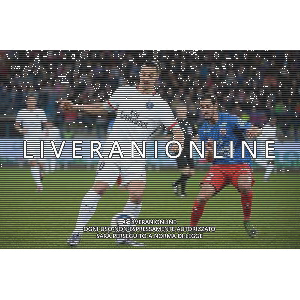 Zlatan IBRAHIMOVIC / Nicolas SEUBE - 19.12.2015 - Caen / PSG - 19eme journee Ligue 1 Photo : Nolwenn Le Gouic / Icon Sport / AGENZIA ALDO LIVERANI SAS - ITALY ONLY EDITORIAL USE ONLY