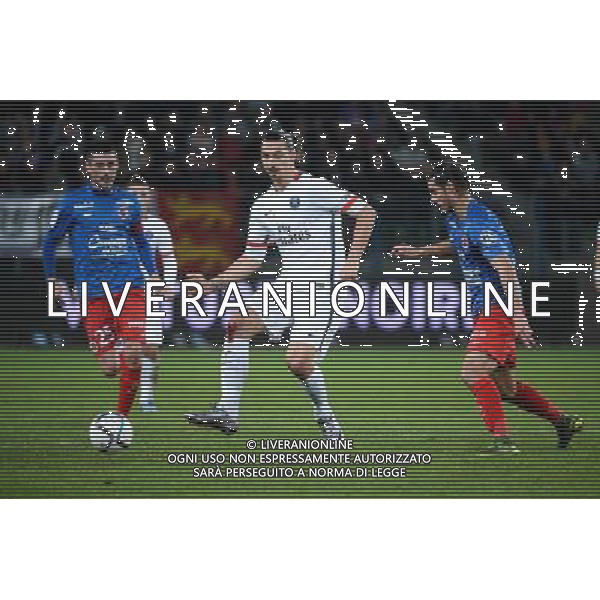 Zlatan IBRAHIMOVIC / Julien FERET - 19.12.2015 - Caen / PSG - 19eme journee Ligue 1 Photo : Nolwenn Le Gouic / Icon Sport / AGENZIA ALDO LIVERANI SAS - ITALY ONLY EDITORIAL USE ONLY