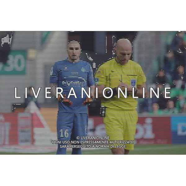 CARTON JAUNE POUR Stephane RUFFIER / Bartolomeu VARELA - 20.12.2015 - Saint Etienne / Angers - 19eme journee de Ligue 1 Photo : Jean Paul Thomas / Icon Sport AG ALDO LIVERANI SAS ONLY ITALY