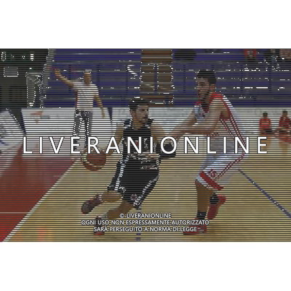 Basket serie B, Girone A, 13» giornata, NTS Basket Rimini Crabs, Blukart Etrusca San Miniato, 20/12/2015, nella foto: SIRAKOV GEORGI, MARCATO STRETTO DA RINALDI NICCOLñ, ©CLAUDIO ZAMAGNI/AGENZIA ALDO LIVERANI S.A.S.