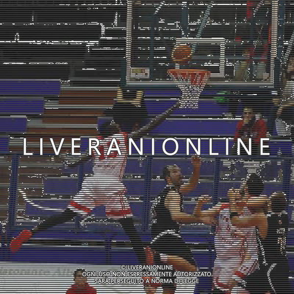 Basket serie B, Girone A, 13» giornata, NTS Basket Rimini Crabs, Blukart Etrusca San Miniato, 20/12/2015, nella foto: GAYE SERIGNE, IN ACROBAZIA, ©CLAUDIO ZAMAGNI/AGENZIA ALDO LIVERANI S.A.S.