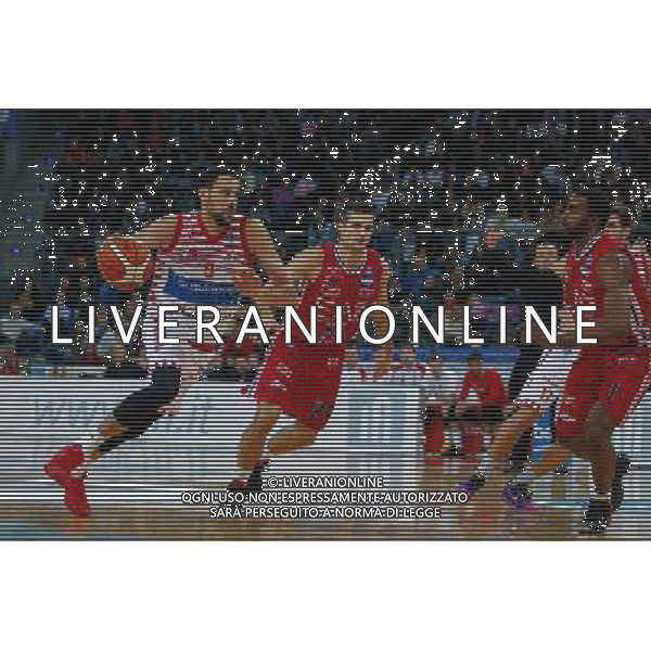 Lega Basket serie A, 13» giornata, Consultinvest Pesaro vs EA7 Emporio Armani Milano, 23/12/2015, nella foto: AUSTIN DAYE E CINCIARINI ANDREA, ©CLAUDIO ZAMAGNI/AGENZIA ALDO LIVERANI S.A.S.