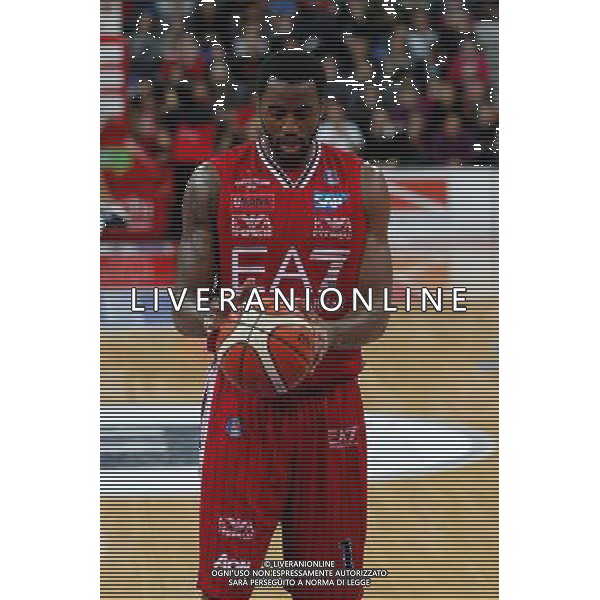Lega Basket serie A, 13» giornata, Consultinvest Pesaro vs EA7 Emporio Armani Milano, 23/12/2015, nella foto: JAMEL MCLEAN, SI PREPARA PER IL TIRO, ©CLAUDIO ZAMAGNI/AGENZIA ALDO LIVERANI S.A.S.