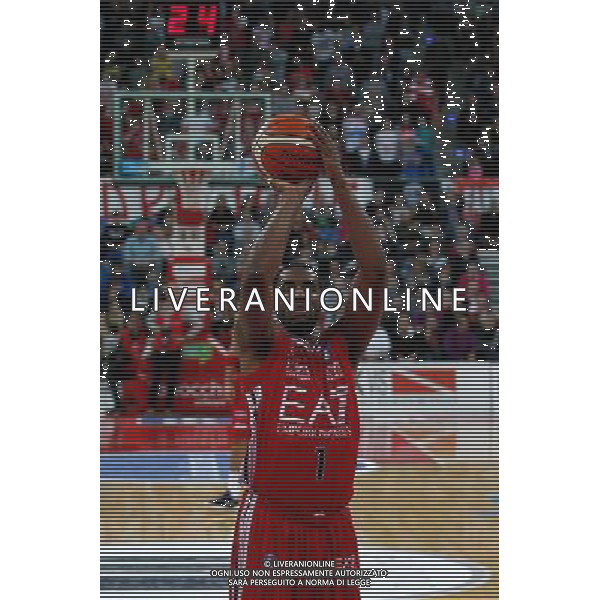 Lega Basket serie A, 13» giornata, Consultinvest Pesaro vs EA7 Emporio Armani Milano, 23/12/2015, nella foto: MCLEAN AL TIRO LIBERO, ©CLAUDIO ZAMAGNI/AGENZIA ALDO LIVERANI S.A.S.
