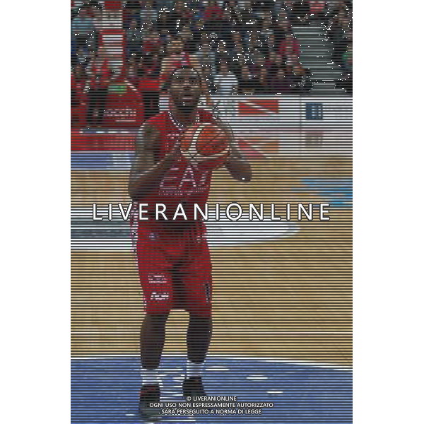 Lega Basket serie A, 13» giornata, Consultinvest Pesaro vs EA7 Emporio Armani Milano, 23/12/2015, nella foto: JAMEL MCLEAN, SI PREPARA PER IL TIRO, ©CLAUDIO ZAMAGNI/AGENZIA ALDO LIVERANI S.A.S.