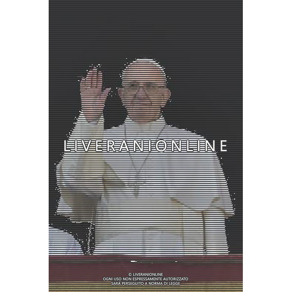 Benedizione \'Urbi et Orbi\' 25.12.2015 Citta\' del Vaticano - nella foto: Papa Francesco /Ph. Corradetti - AG. Aldo Liverani