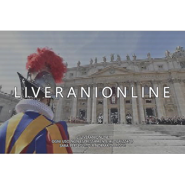 Benedizione \'Urbi et Orbi\' 25.12.2015 Citta\' del Vaticano - nella foto: la veduta della Basilica di S. Pietro durante la benedizione di Papa Francesco /Ph. Corradetti - AG. Aldo Liverani