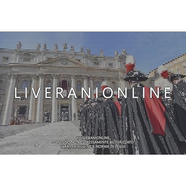 Benedizione \'Urbi et Orbi\' 25.12.2015 Citta\' del Vaticano - nella foto: La banda dei Carabinieri si schiera dinanzi la Basilica /Ph. Corradetti - AG. Aldo Liverani