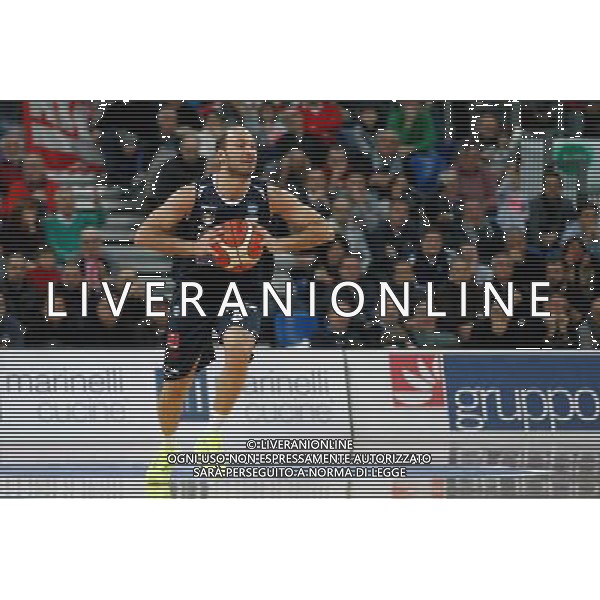 Lega Basket serie A, 15» giornata, Consultinvest Pesaro vs Manital Torino 04/01/2016 nella foto: JACOPO GIACHETTI, CERCA UN PASSAGGIO, ©CLAUDIO ZAMAGNI/AGENZIA ALDO LIVERANI S.A.S.