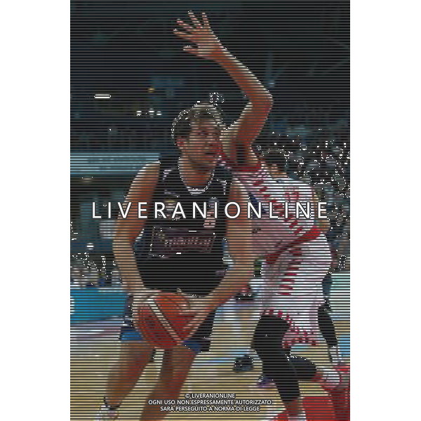 Lega Basket serie A, 15» giornata, Consultinvest Pesaro vs Manital Torino 04/01/2016 nella foto: MANCINELLI STEFANO , SI FA STRADA VERSO IL FERRO, ©CLAUDIO ZAMAGNI/AGENZIA ALDO LIVERANI S.A.S.