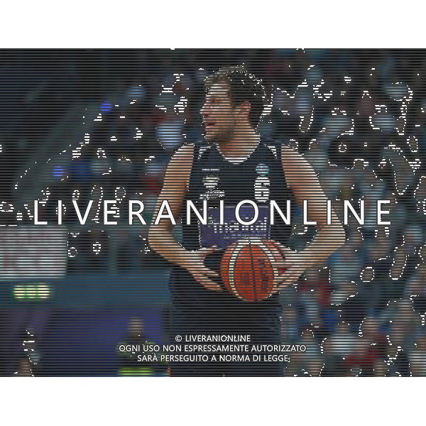 Lega Basket serie A, 15» giornata, Consultinvest Pesaro vs Manital Torino 04/01/2016 nella foto: MANCINELLI STEFANO, MANITAL TORINO, CAMMINA CON LA PALLA, ©CLAUDIO ZAMAGNI/AGENZIA ALDO LIVERANI S.A.S.