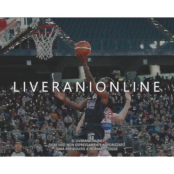 Lega Basket serie A, 15» giornata, Consultinvest Pesaro vs Manital Torino 04/01/2016 nella foto: IAN MILLER MENTRE SALE AL CANESTRO, ©CLAUDIO ZAMAGNI/AGENZIA ALDO LIVERANI S.A.S.