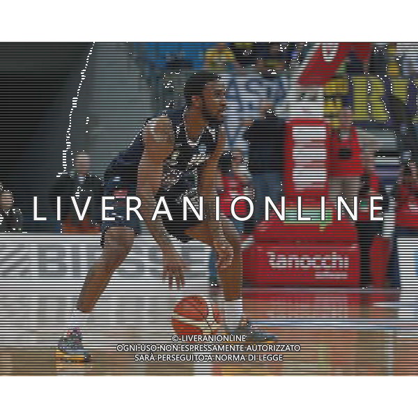 Lega Basket serie A, 15» giornata, Consultinvest Pesaro vs Manital Torino 04/01/2016 nella foto: IAN MILLER, MANITAL TORINO, PALLEGGIA, ©CLAUDIO ZAMAGNI/AGENZIA ALDO LIVERANI S.A.S.