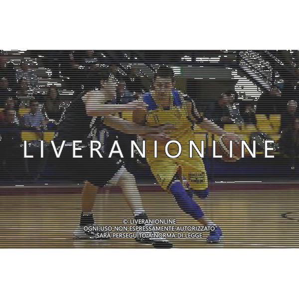 Basket serie B, Girone A, 16» giornata, NTS Basket Rimini Crabs vs Basket Golfo Piombino, 06/01/2016, nella foto: MATTIA VENUCCI, ATTACCA LA NTS, ©CLAUDIO ZAMAGNI/AGENZIA ALDO LIVERANI S.A.S.