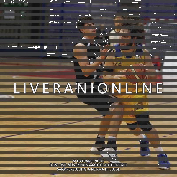 Basket serie B, Girone A, 16» giornata, NTS Basket Rimini Crabs vs Basket Golfo Piombino, 06/01/2016, nella foto: SALVATORE GENOVESE, IN ATTACCO, ©CLAUDIO ZAMAGNI/AGENZIA ALDO LIVERANI S.A.S.