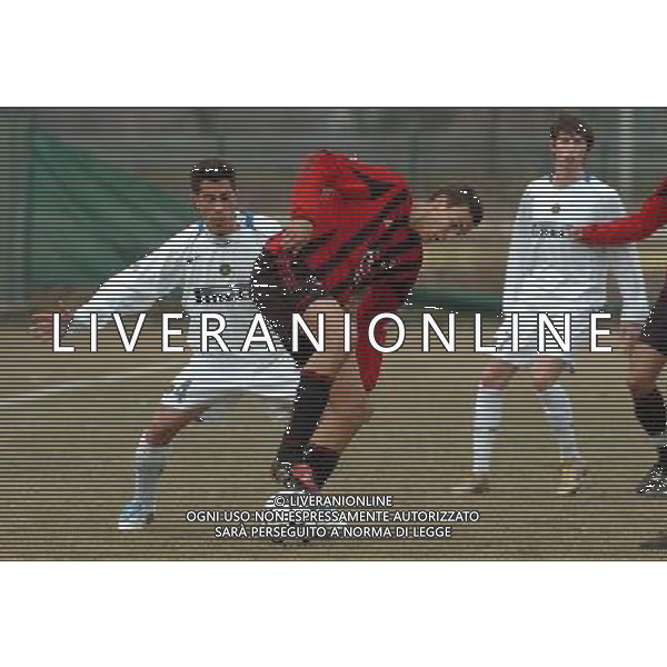 Settimo Milanese 16/02/2005 Ritorno coppa Italia Primavera 2004/05 nella foto: Marzeglia ( milan ) e Palazzolo ( inter ) foto Danilo Recalcati/Ag.Aldo Liverani