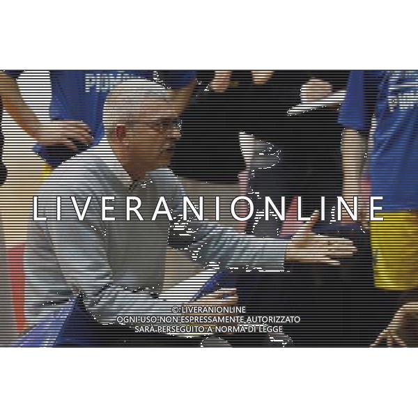 Basket serie B, Girone A, 16» giornata, NTS Basket Rimini Crabs vs Basket Golfo Piombino, 06/01/2016, nella foto: IL COACH MASSIMO PADOVANO, SPIEGA LA TATTICA, ©CLAUDIO ZAMAGNI/AGENZIA ALDO LIVERANI S.A.S.