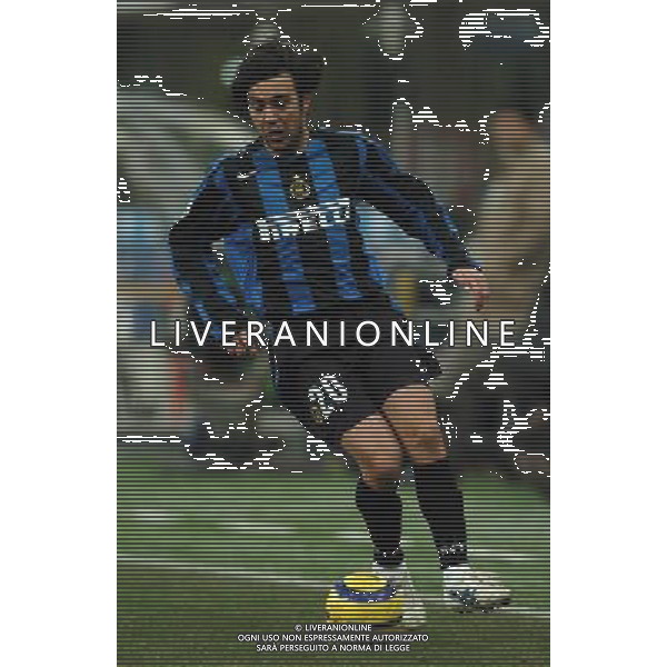 Milano 16/02/2005 coppa italia tim 2004/05 inter-atalanta 3:0 nella foto recoba alvaro ph marco luzzani/ag aldo liverani s.a.s.