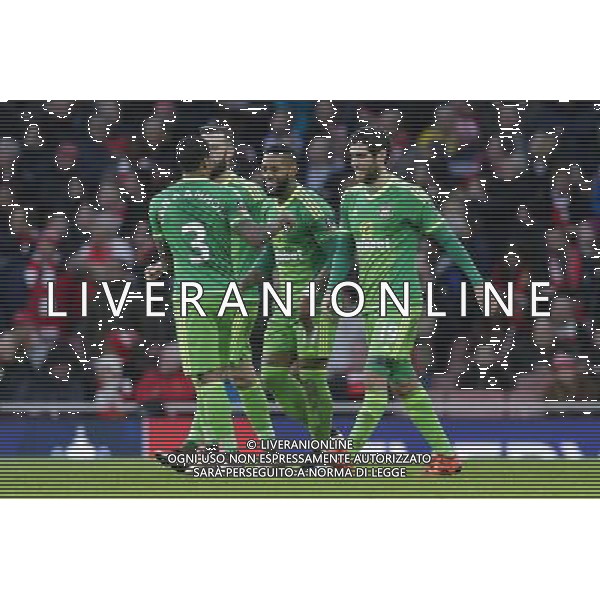 GOAL CELEBRATION - Sunderland\'s Jeremain Lens (centre #17) celebrates scoring the opening goal with team mates Photographer Craig Mercer/CameraSport Football - The FA Cup Third Round - Arsenal v Sunderland - Saturday 9th January 2016 - Emirates Stadium - London © CameraSport - 43 Linden Ave. Countesthorpe. Leicester. England. LE8 5PG - Tel: +44 (0) 116 277 4147 - admin@camerasport.com - www.camerasport.com AG ALDO LIVERANI SAS