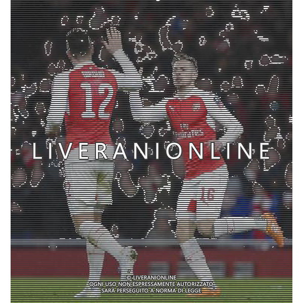 GOAL CELEBRATION - Arsenal\'s Aaron Ramsey celebrates scoring his sides second goal with team mate Olivier Giroud Photographer Craig Mercer/CameraSport Football - The FA Cup Third Round - Arsenal v Sunderland - Saturday 9th January 2016 - Emirates Stadium - London © CameraSport - 43 Linden Ave. Countesthorpe. Leicester. England. LE8 5PG - Tel: +44 (0) 116 277 4147 - admin@camerasport.com - www.camerasport.com AG ALDO LIVERANI SAS