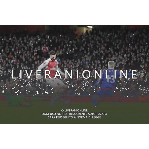 GOAL - Arsenal\'s Olivier Giroud scores his sides third goal past Sunderland\'s Jordan Pickford Photographer Craig Mercer/CameraSport Football - The FA Cup Third Round - Arsenal v Sunderland - Saturday 9th January 2016 - Emirates Stadium - London © CameraSport - 43 Linden Ave. Countesthorpe. Leicester. England. LE8 5PG - Tel: +44 (0) 116 277 4147 - admin@camerasport.com - www.camerasport.com AG ALDO LIVERANI SAS