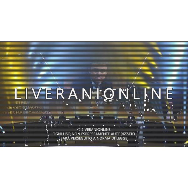 FIFA Ballon d\'Or 2015 Zurigo - 11.01.2016 Nella Foto:il dirigente del barcellona riceve il premio per luis enrique come miglior allenatore /Ph.Vitez-Ag. Aldo Liverani