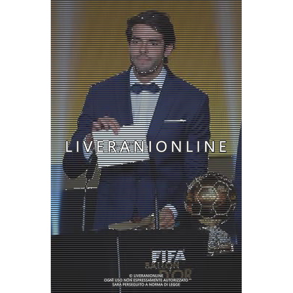 FIFA Ballon d\'Or 2015 Zurigo - 11.01.2016 Nella Foto: ricardo kaka svela il nome di messi come vincitore del ballon d\'or 2015 /Ph.Vitez-Ag. Aldo Liverani