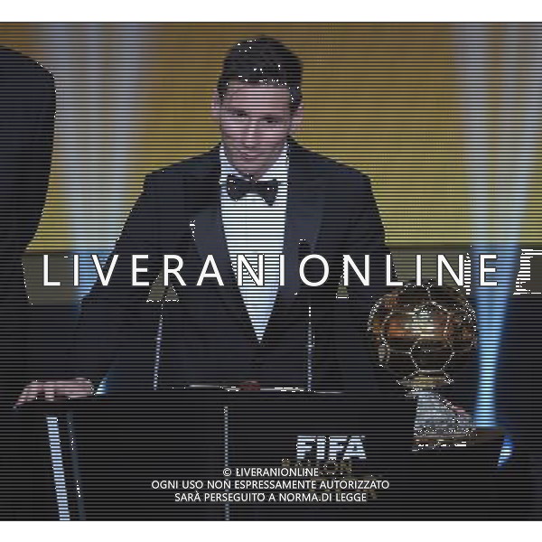 FIFA Ballon d\'Or 2015 Zurigo - 11.01.2016 Nella Foto: lionel messi riceve il pallone d\'oro 2015 /Ph.Vitez-Ag. Aldo Liverani
