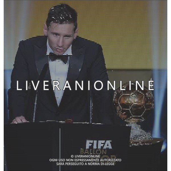 FIFA Ballon d\'Or 2015 Zurigo - 11.01.2016 Nella Foto: lionel messi riceve il pallone d\'oro 2015 /Ph.Vitez-Ag. Aldo Liverani