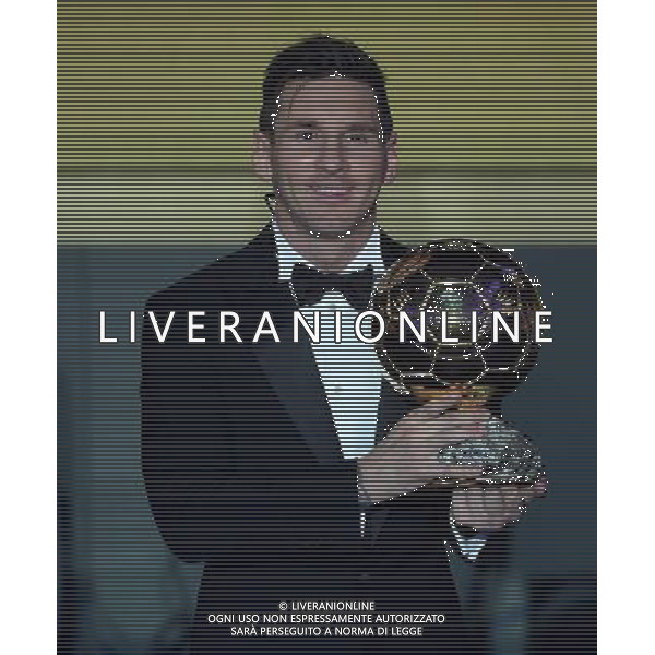FIFA Ballon d\'Or 2015 Zurigo - 11.01.2016 Nella Foto: lionel messi riceve il pallone d\'oro 2015 /Ph.Vitez-Ag. Aldo Liverani