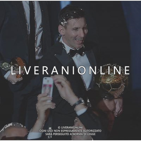 FIFA Ballon d\'Or 2015 Zurigo - 11.01.2016 Nella Foto: lionel messi riceve il pallone d\'oro 2015 /Ph.Vitez-Ag. Aldo Liverani