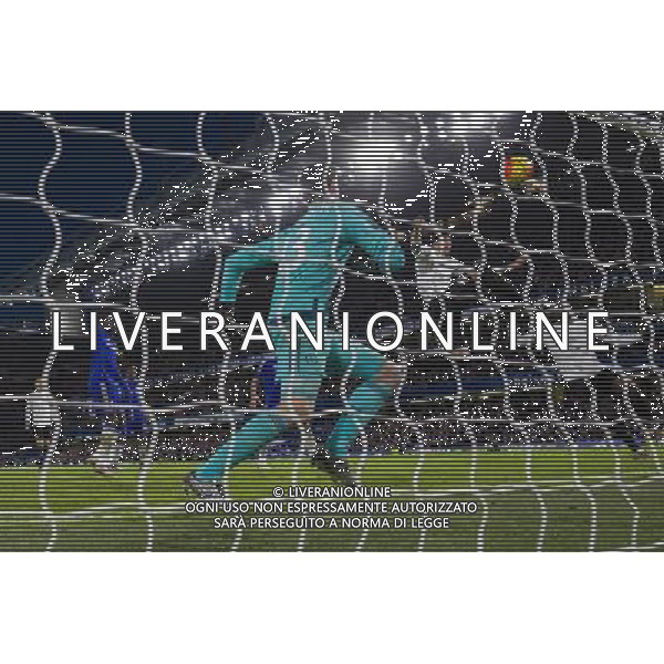 GOAL - Everton\'s Ramiro Funes Mori leaps up to score his side\'s third goal to make the score 2-3 Photographer Craig Mercer/CameraSport Football - Barclays Premiership - Chelsea v Everton - Saturday 16th January 2016 - Stamford Bridge - London © CameraSport - 43 Linden Ave. Countesthorpe. Leicester. England. LE8 5PG - Tel: +44 (0) 116 277 4147 - admin@camerasport.com - www.camerasport.com AG ALDO LIVERANI SAS