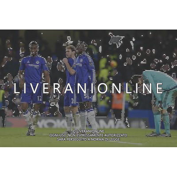 Chelsea players look confused and dejected after conceding their third goal Photographer Craig Mercer/CameraSport Football - Barclays Premiership - Chelsea v Everton - Saturday 16th January 2016 - Stamford Bridge - London © CameraSport - 43 Linden Ave. Countesthorpe. Leicester. England. LE8 5PG - Tel: +44 (0) 116 277 4147 - admin@camerasport.com - www.camerasport.com AG ALDO LIVERANI SAS