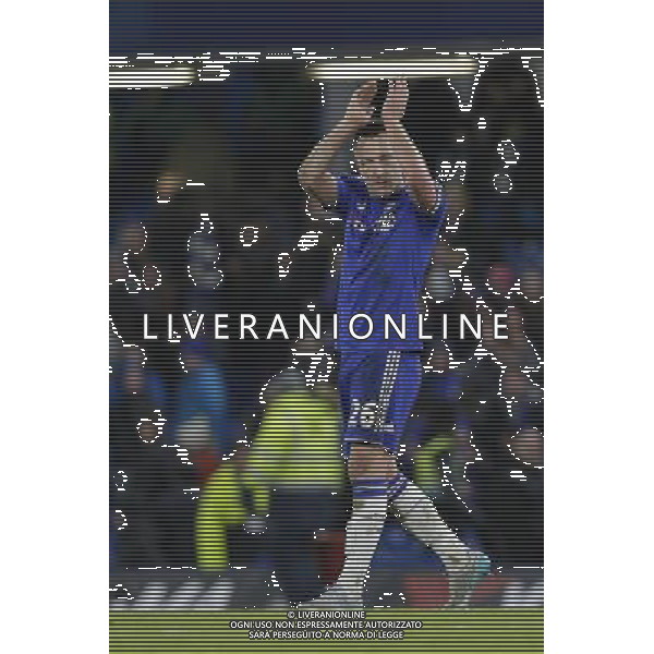 Chelsea\'s John Terry applauds the fans at full time Photographer Craig Mercer/CameraSport Football - Barclays Premiership - Chelsea v Everton - Saturday 16th January 2016 - Stamford Bridge - London © CameraSport - 43 Linden Ave. Countesthorpe. Leicester. England. LE8 5PG - Tel: +44 (0) 116 277 4147 - admin@camerasport.com - www.camerasport.com AG ALDO LIVERANI SAS
