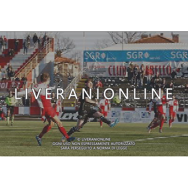 Campionato Lega Pro, Girone B, 18Âª giornata, RIMINI vs TUTTOCUOIO del 17/01/2016, nella foto: BARITI DAVIDE, TENTA IL TIRO IN PORTA, Â©CLAUDIO ZAMAGNI/AGENZIA ALDO LIVERANI S.A.S.